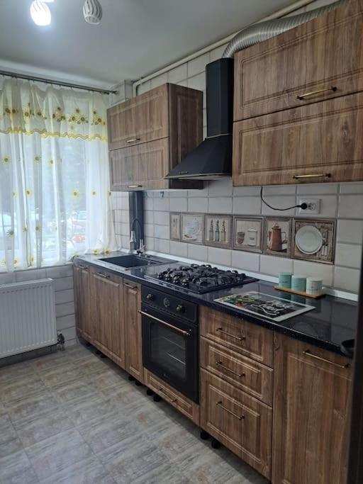 Casuta Cu Povesti Apartman Câmpina Kültér fotó